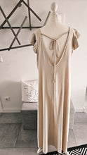 Lade das Bild in den Galerie-Viewer, Langes Chiffonkleid