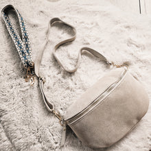 Lade das Bild in den Galerie-Viewer, Crossbody bag Gr. M <br> versch. Farben + Handykette