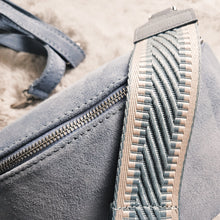 Lade das Bild in den Galerie-Viewer, Crossbody bag M <br> Wildleder + 1 Gurt gratis