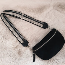 Lade das Bild in den Galerie-Viewer, Crossbody bag M <br> Wildleder + 1 Extragurt gratis