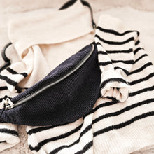 Lade das Bild in den Galerie-Viewer, Crossbody bag Cord