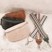 Lade das Bild in den Galerie-Viewer, Crossbody bag M &lt;br&gt; Wildleder + 1 Extragurt gratis
