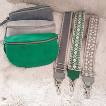 Lade das Bild in den Galerie-Viewer, Crossbody bag M &lt;br&gt; Wildleder + 1 Extragurt gratis
