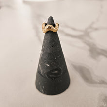 Lade das Bild in den Galerie-Viewer, Earcuff &quot;wavy&quot;
