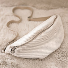 Lade das Bild in den Galerie-Viewer, Crossbody bag Cord
