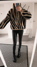 Lade das Bild in den Galerie-Viewer, Pulli &quot;zebra&quot; &lt;br&gt; versch. Farben
