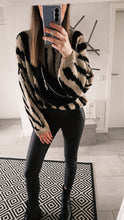 Lade das Bild in den Galerie-Viewer, Pulli &quot;zebra&quot; &lt;br&gt; versch. Farben
