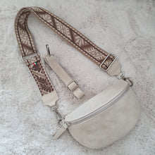 Lade das Bild in den Galerie-Viewer, Crossbody bag S &lt;br&gt; Wildleder + 1 Extragurt gratis
