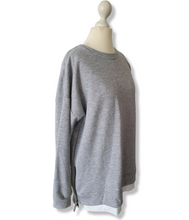 Lade das Bild in den Galerie-Viewer, Sweatshirt &lt;br&gt; versch. Farben
