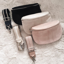 Lade das Bild in den Galerie-Viewer, Crossbody bag M+ Wildleder &lt;br&gt; versch. Farben + 1 Extragurt gratis
