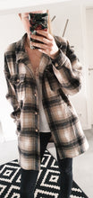 Lade das Bild in den Galerie-Viewer, Flanelljacke
