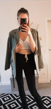 Lade das Bild in den Galerie-Viewer, Cropped Top mit Bändern &lt;br&gt; versch. Farben
